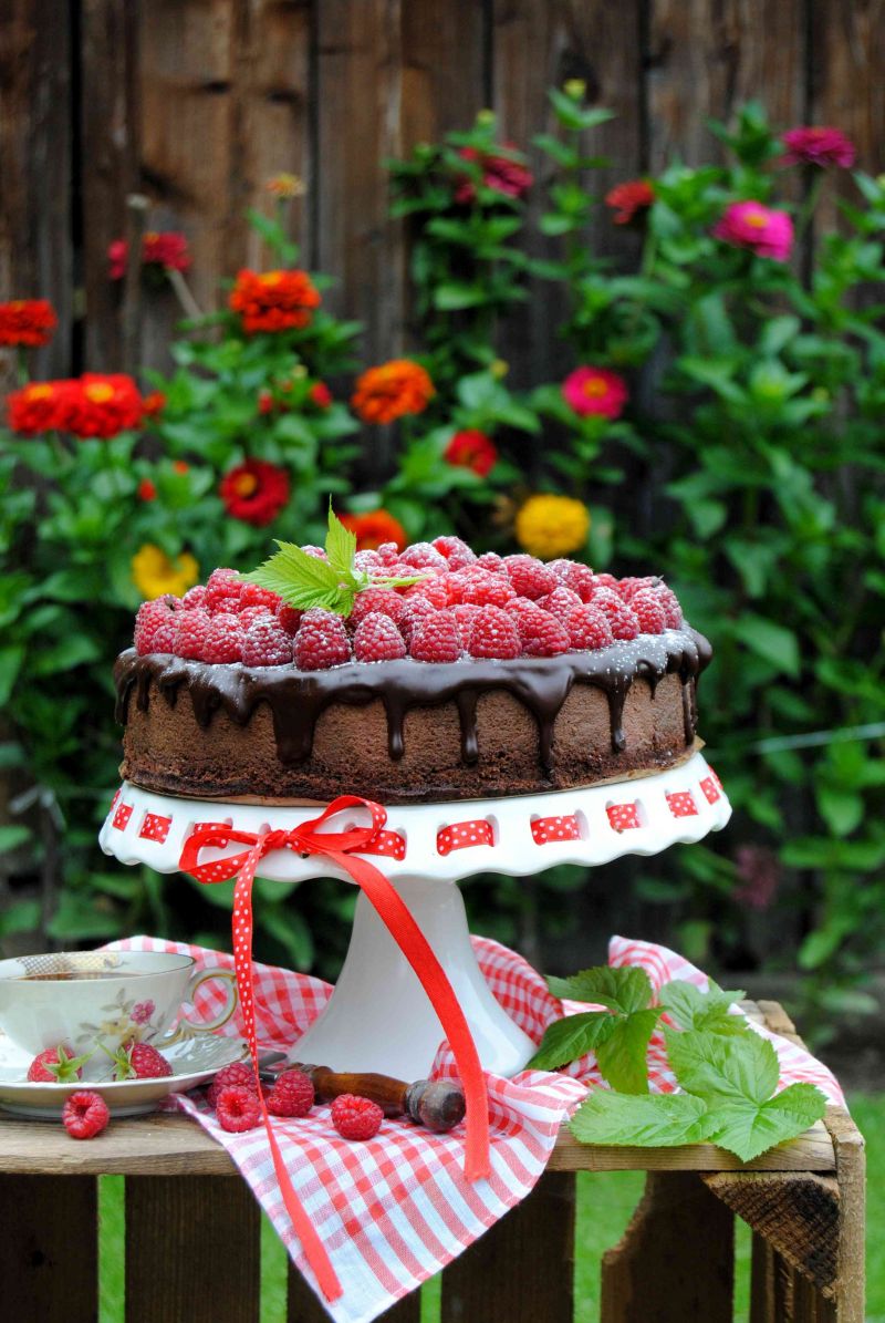 Podwójnie  czekoladowy sernik z malinami Podwójnie  czekoladowy sernik z malinami