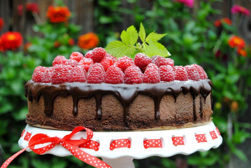 Podwójnie  czekoladowy sernik z malinami Podwójnie  czekoladowy sernik z malinami