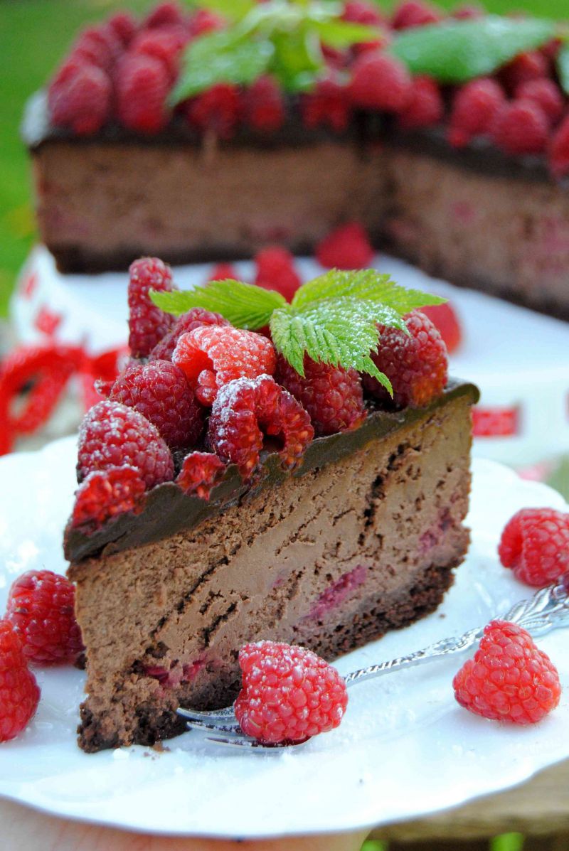 Podwójnie  czekoladowy sernik z malinami Podwójnie  czekoladowy sernik z malinami