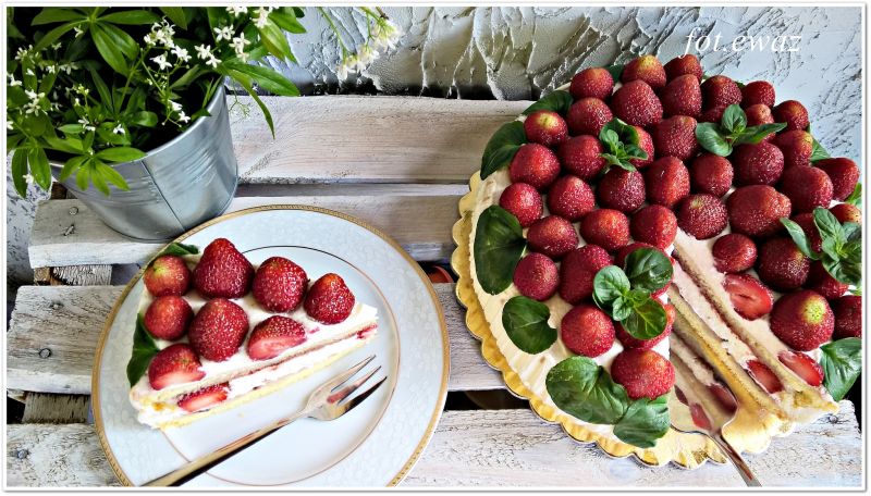 Podwójnie truskawkowy tort Podwójnie truskawkowy tort