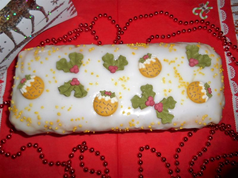 Pokoleniowy biały cwibak z bakaliami Pokoleniowy biały cwibak z bakaliami