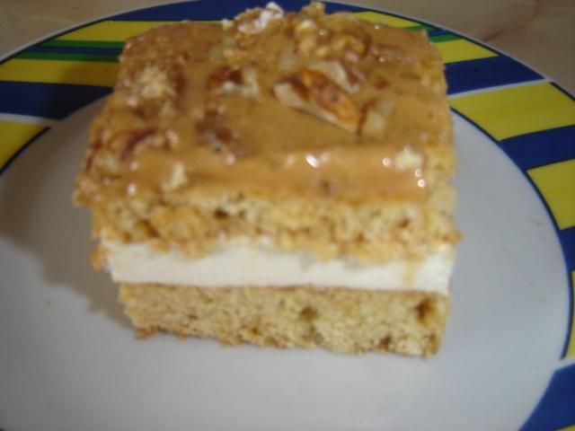 Pokusa ze śmietaną , karmelem i orzecham Pokusa ze śmietaną , karmelem i orzecham