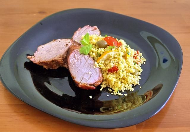 polędwica pieczona z kuskusem