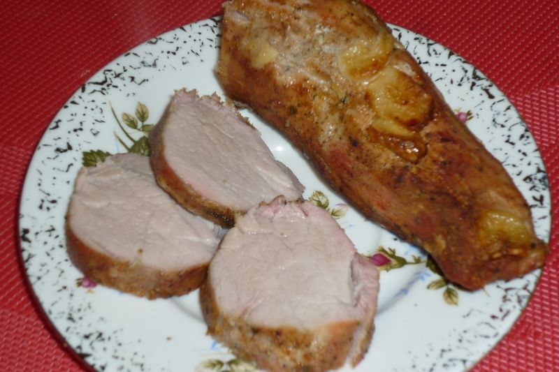 Polędwica w czosnku pieczona Polędwica w czosnku pieczona