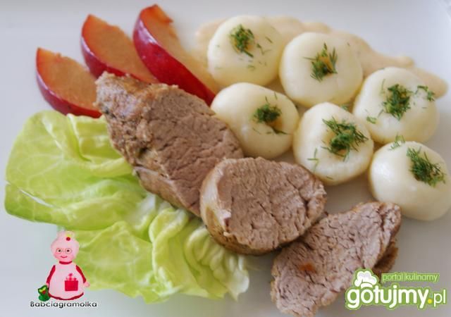 Polędwica w sosie z owocami :