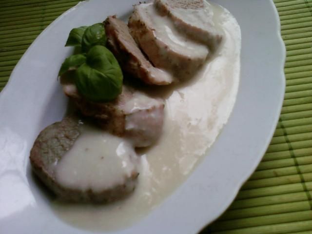 Polędwiczka w sosie chrzanowym Polędwiczka w sosie chrzanowym