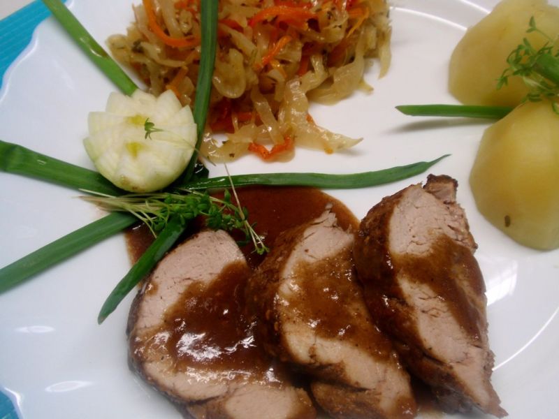 Polędwiczka w sosie malinowym Polędwiczka w sosie malinowym