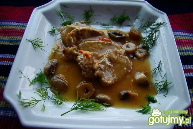 Poledwiczka w sosie pieczarkowym  Poledwiczka w sosie pieczarkowym