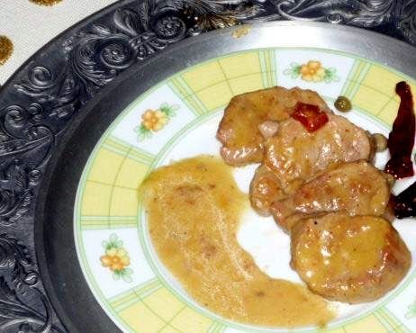 Polędwiczka w sosie śmietanowym  z nasturcją