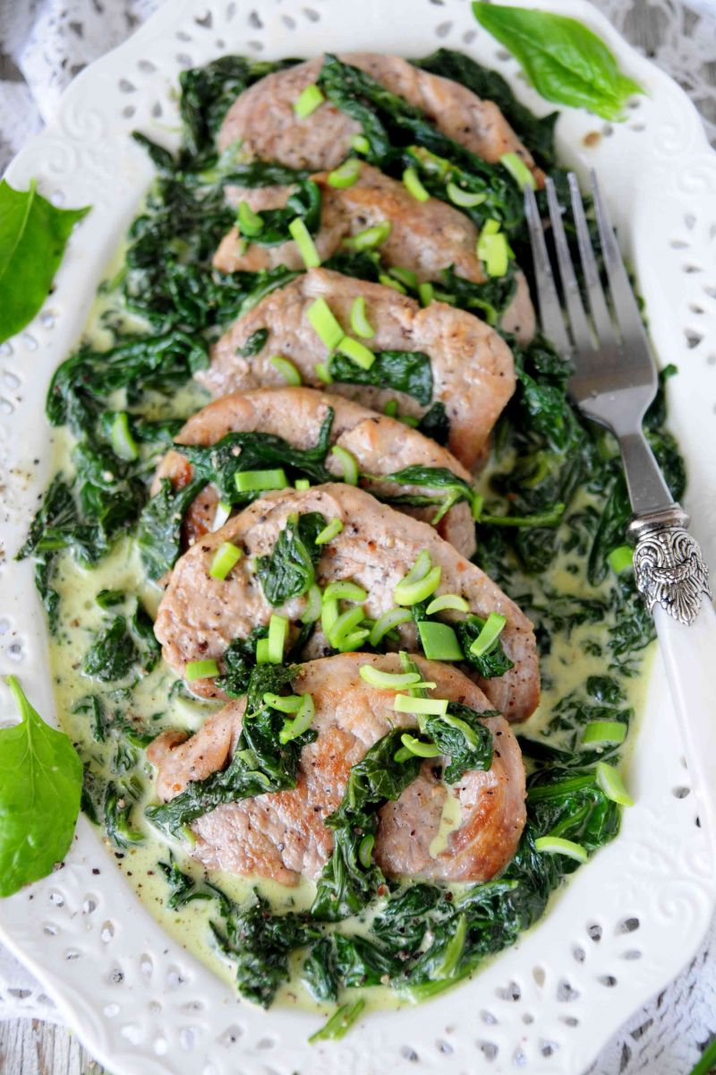 Polędwiczka w sosie szpinakowo- śmietanowym Polędwiczka w sosie szpinakowo- śmietanowym