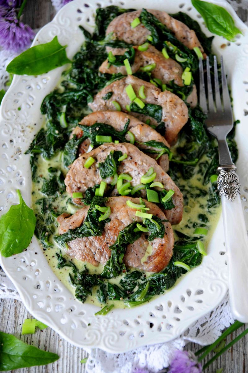 Polędwiczka w sosie szpinakowo- śmietanowym Polędwiczka w sosie szpinakowo- śmietanowym