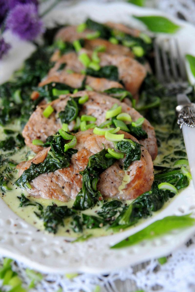 Polędwiczka w sosie szpinakowo- śmietanowym Polędwiczka w sosie szpinakowo- śmietanowym