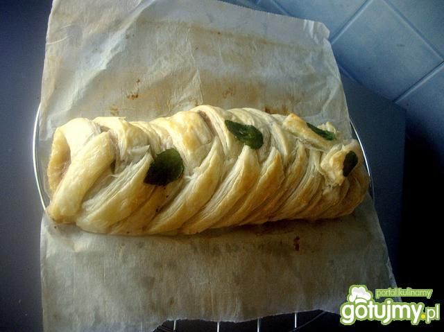 Polędwiczka wieprzowa w cieście  Polędwiczka wieprzowa w cieście