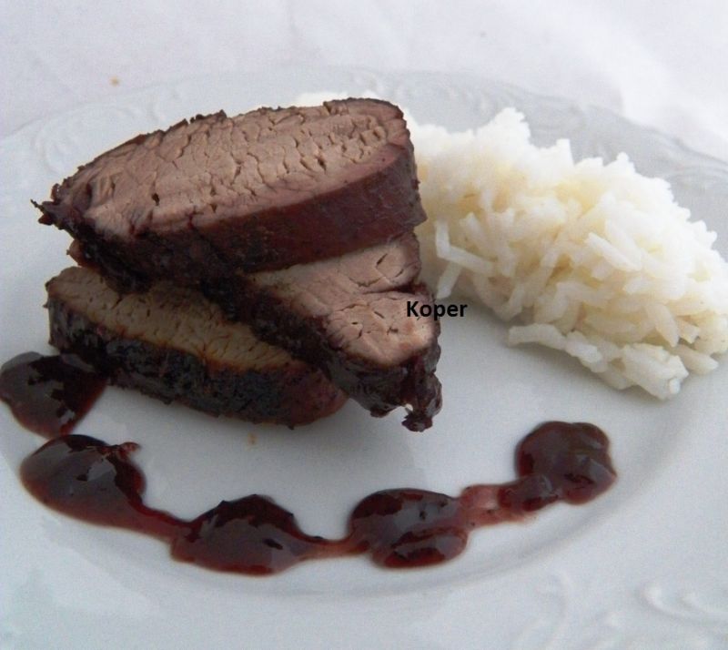 Polędwiczka wieprzowa z czarną porzeczką Polędwiczka wieprzowa z czarną porzeczką