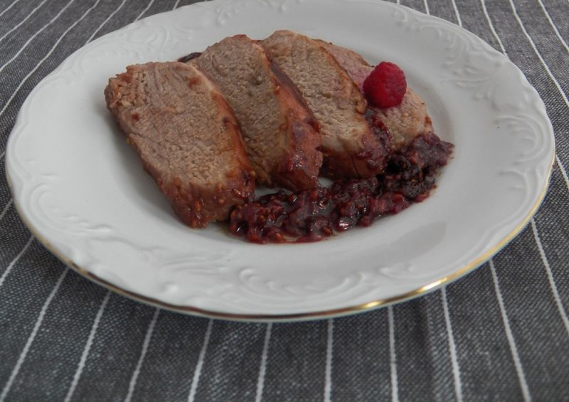 Polędwiczka wieprzowa z malinami Polędwiczka wieprzowa z malinami