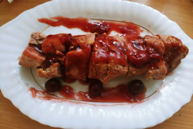 Polędwiczka wieprzowa z wiśniami Polędwiczka wieprzowa z wiśniami