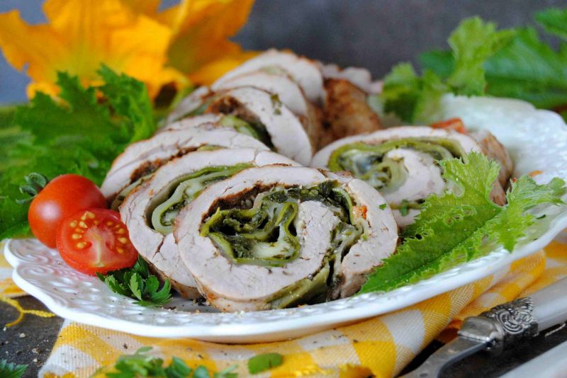 Polędwiczka z cukinią i mozzarellą 