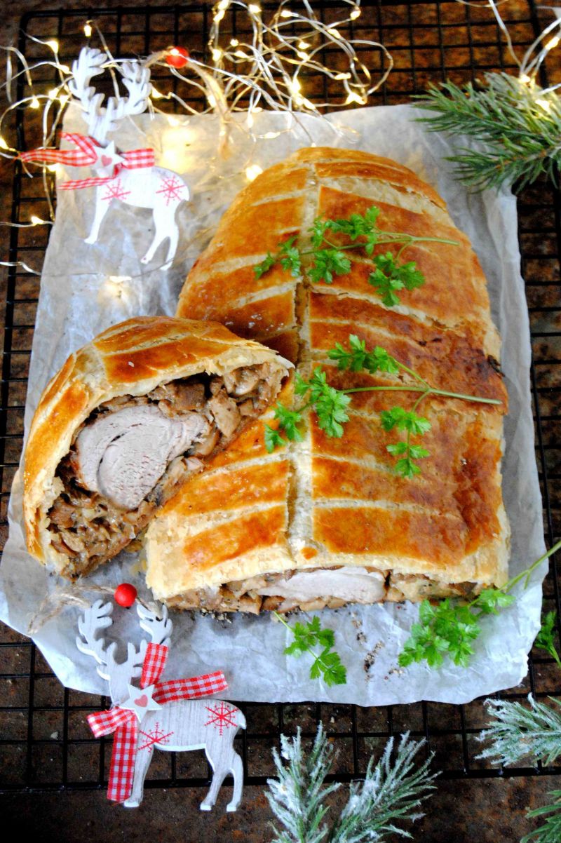 Polędwiczka z  grzybami w cieście francuskim