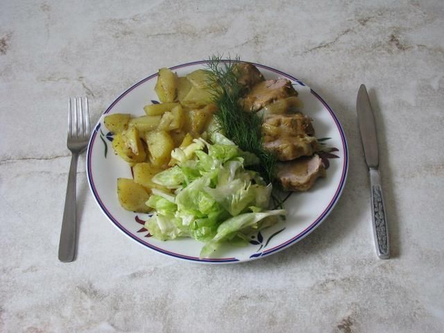 Polędwiczka z zapiekanymi ziemniakami 