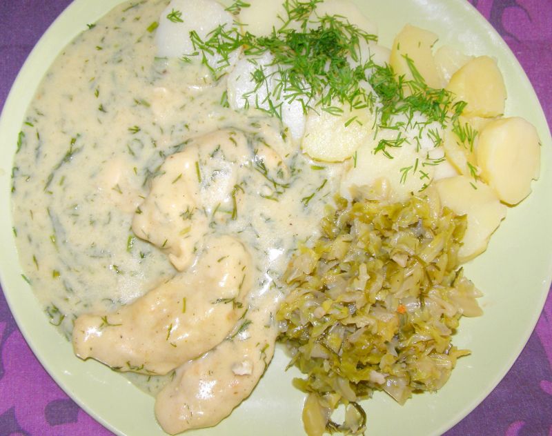 Polędwiczki drobiowe w sosie koperkowym Polędwiczki drobiowe w sosie koperkowym