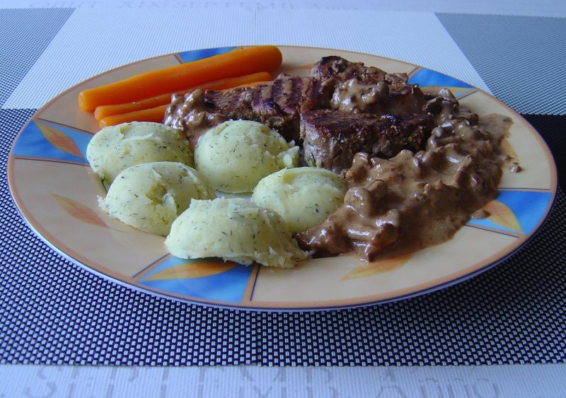 Polędwiczki marynowane z blanszowaną marchewką Polędwiczki marynowane z blanszowaną marchewką