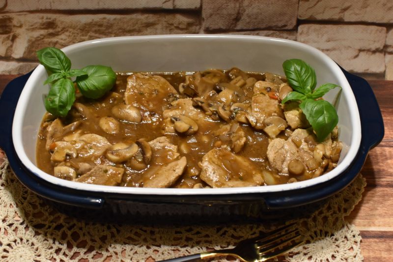 Polędwiczki po myśliwsku z pieczarkami Polędwiczki po myśliwsku z pieczarkami