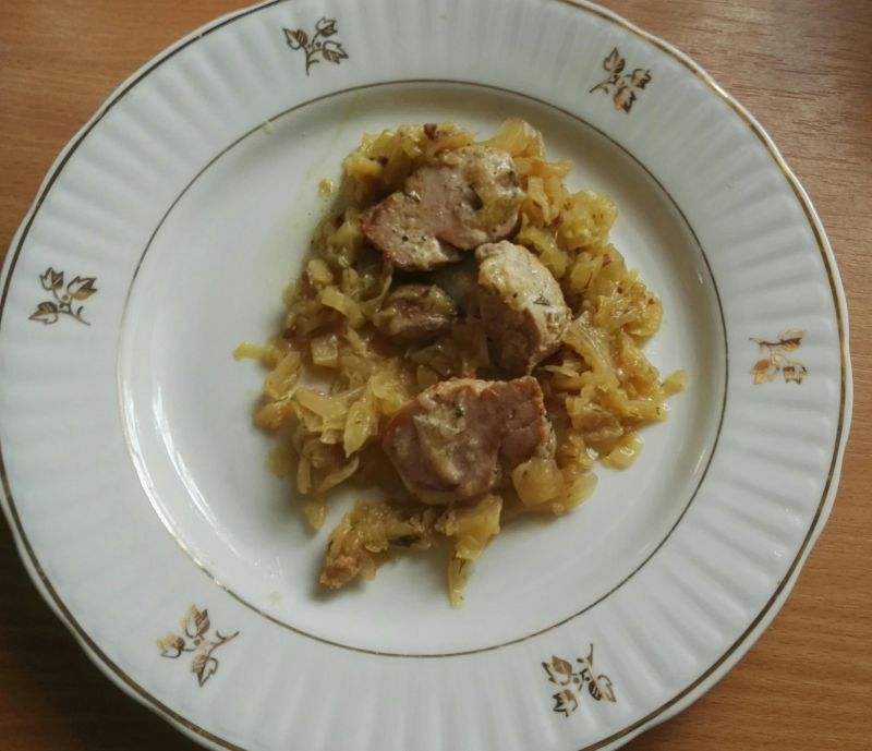 Polędwiczki w młodej kapuście