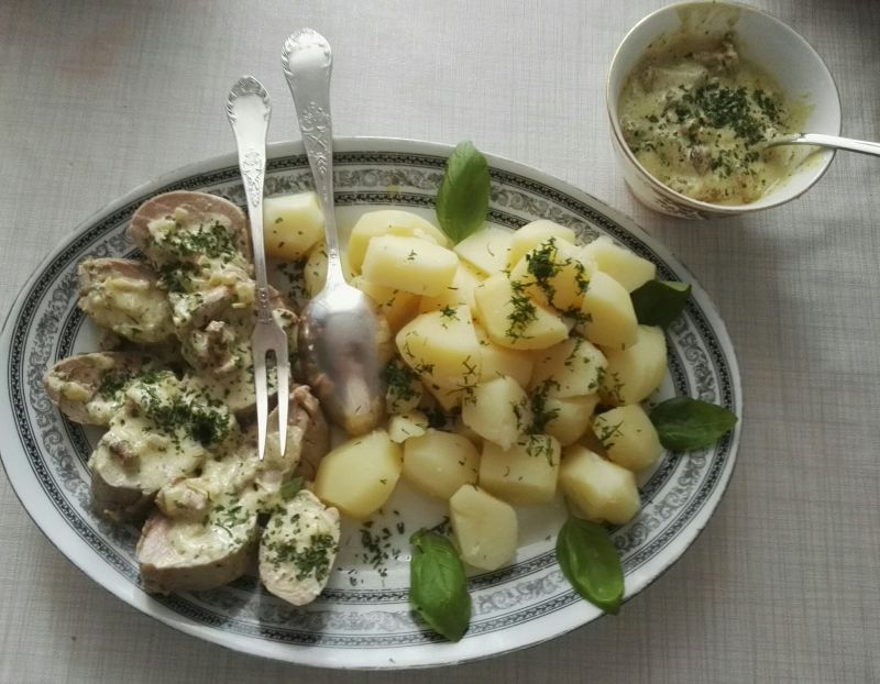 Polędwiczki w sosie kurkowym z nutą musztardy Polędwiczki w sosie kurkowym z nutą musztardy