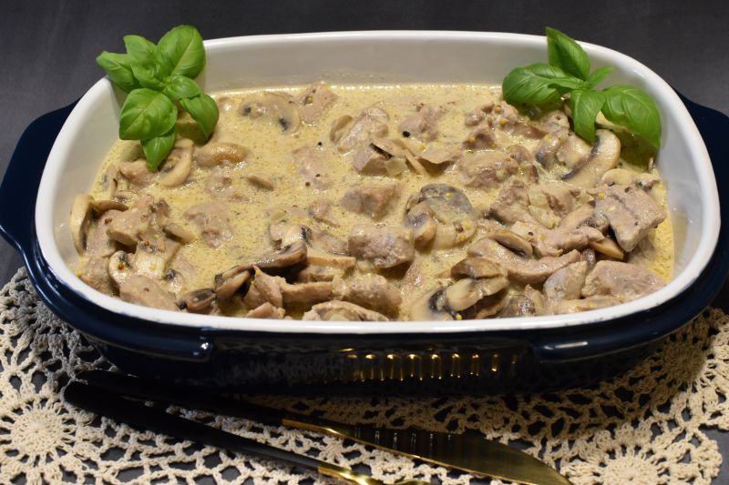 Polędwiczki w sosie majonezowo musztardowym