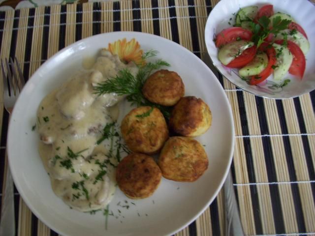 Polędwiczki w sosie serowym Polędwiczki w sosie serowym