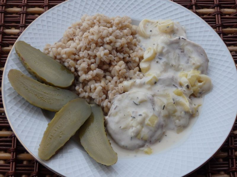 Polędwiczki w sosie serowym z porem