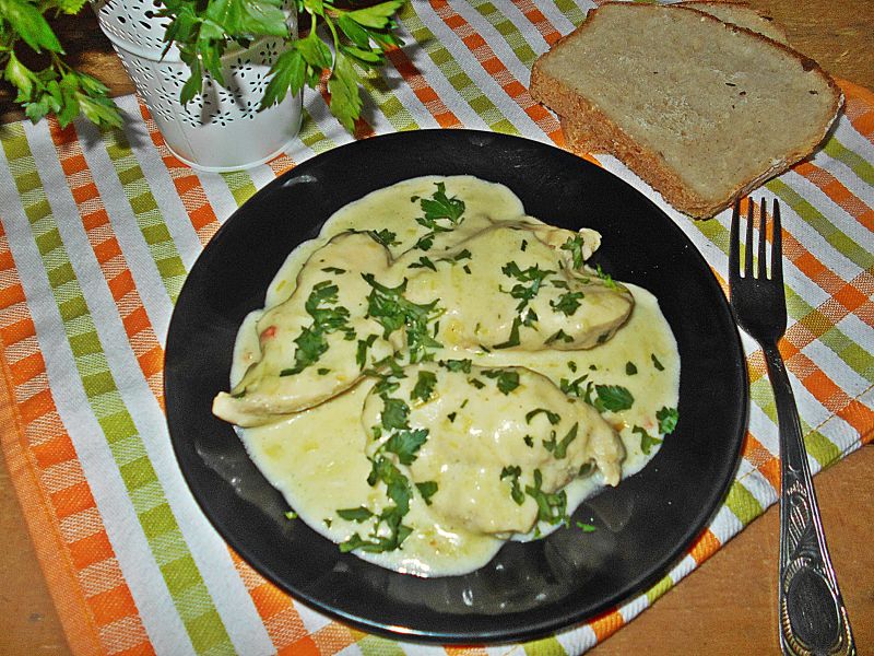 Polędwiczki w sosie śmietanowo-porowym Polędwiczki w sosie śmietanowo-porowym