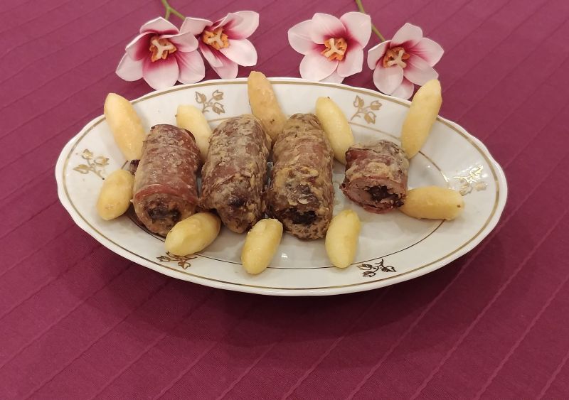 Polędwiczki w szynce parmeńskiej, ze śliwką