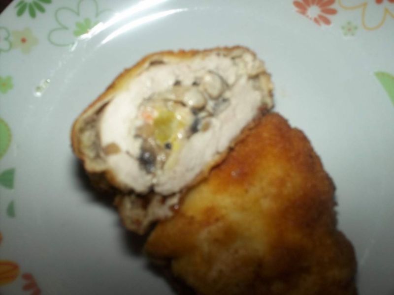 Polędwiczki wieprzowe faszerowane pieczarkami Polędwiczki wieprzowe faszerowane pieczarkami