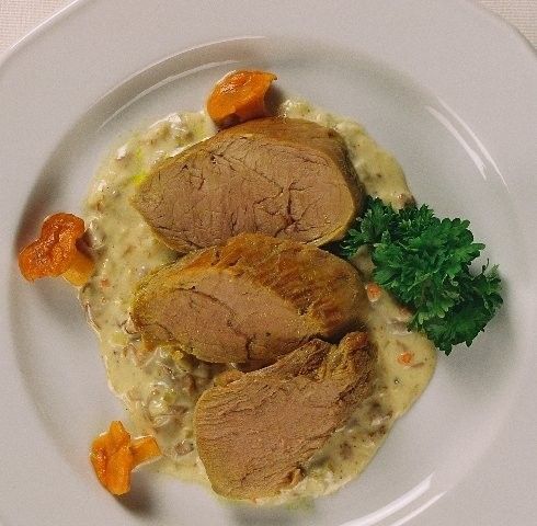 Polędwiczki wieprzowe na sosie z kurek