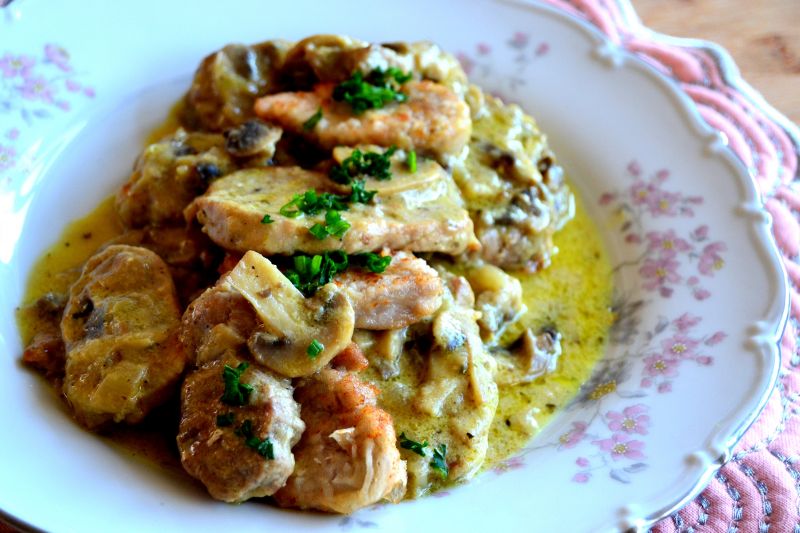 Polędwiczki wieprzowe w sosie pieczarkowym