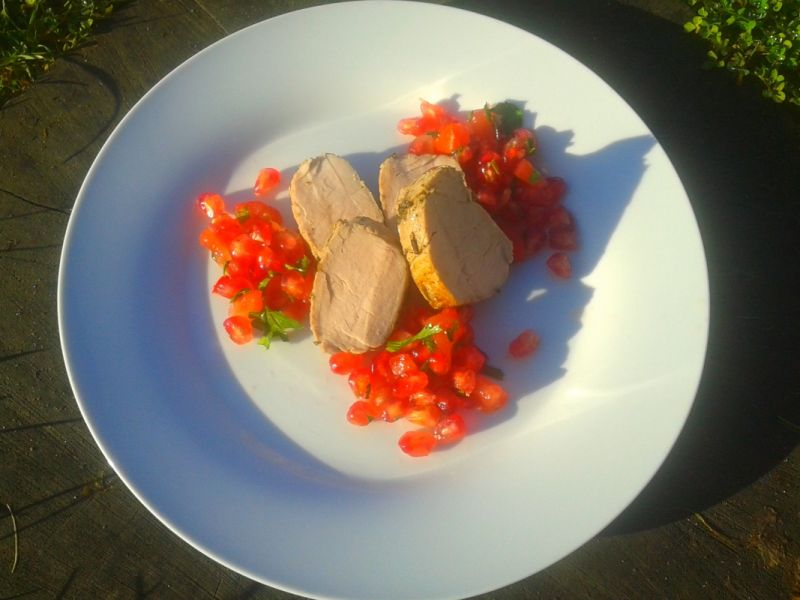 Polędwiczki wieprzowe z salsą z granatów