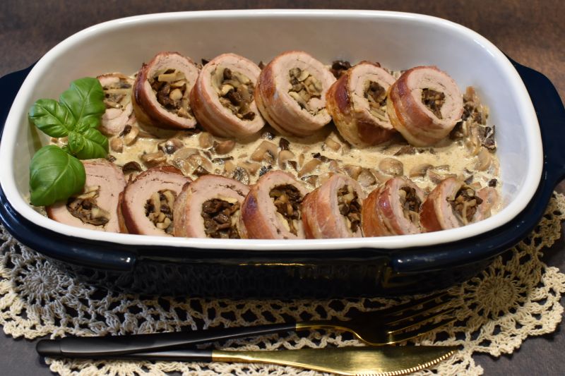 Polędwiczki z grzybami w boczku Polędwiczki z grzybami w boczku