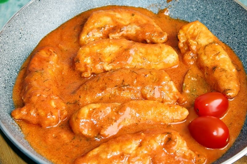 Polędwiczki z kurczaka w sosie pomidorowo-śmietano