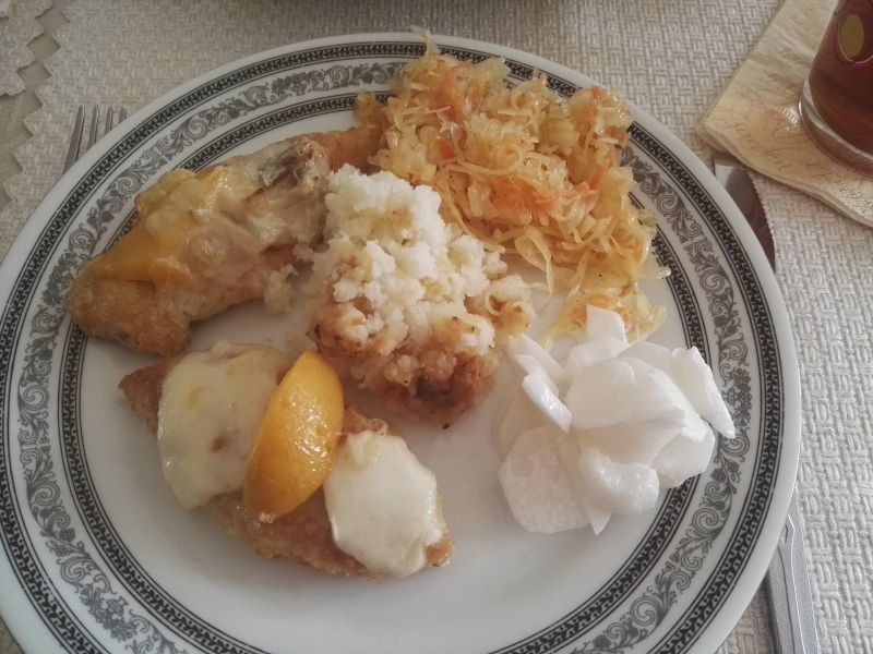 Polędwiczki z kurczaka z 2 serami i brzoskwinią Polędwiczki z kurczaka z 2 serami i brzoskwinią