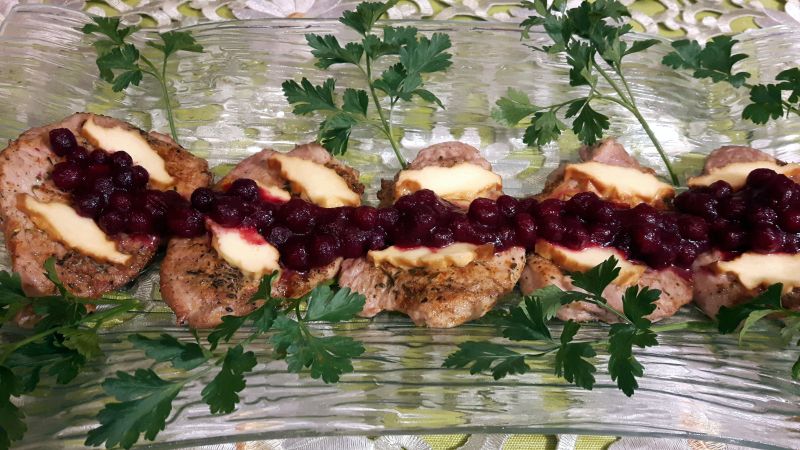 Polędwiczki z oscypkiem i żurawiną Polędwiczki z oscypkiem i żurawiną