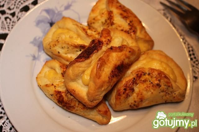 Półfrancuskie pakieciki z serem i przyp. Półfrancuskie pakieciki z serem i przyp.