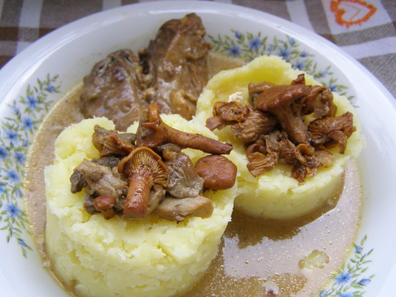 Policzki wieprzowe w sosie grzybowym z szybkowara Policzki wieprzowe w sosie grzybowym z szybkowara