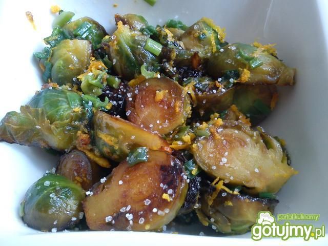 Pomarańczowa brukselka z masłem