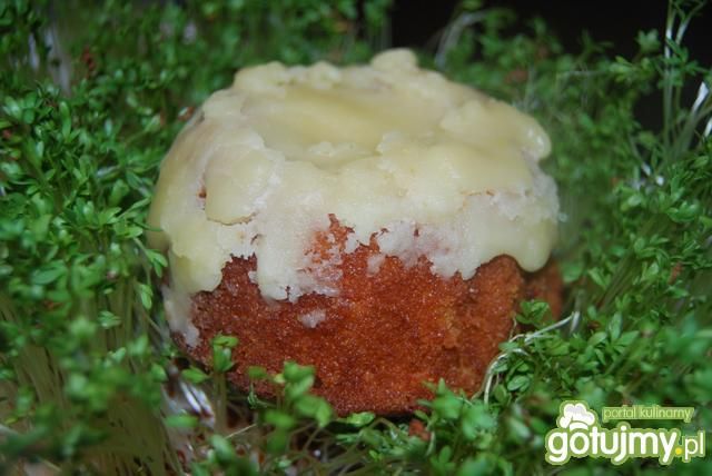 Pomarańczowe babeczki z lukrem