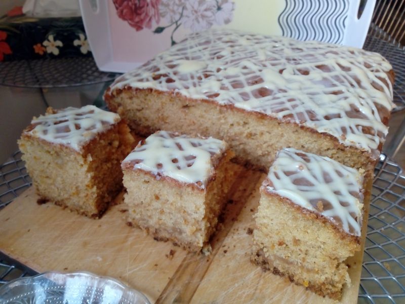 Pomarańczowe ciasto z cukinii