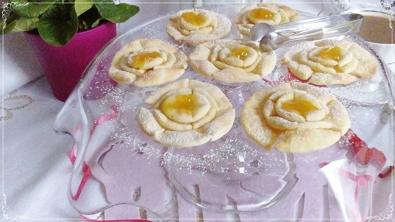 Pomarańczowe róże karnawałowe z piekarnika Pomarańczowe róże karnawałowe z piekarnika