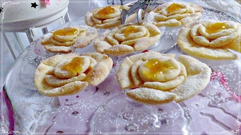 Pomarańczowe róże karnawałowe z piekarnika Pomarańczowe róże karnawałowe z piekarnika