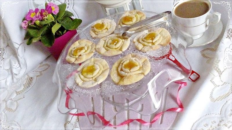 Pomarańczowe róże karnawałowe z piekarnika Pomarańczowe róże karnawałowe z piekarnika