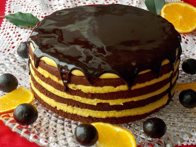 Pomarańczowo - czekoladowy torcik na białkach 
